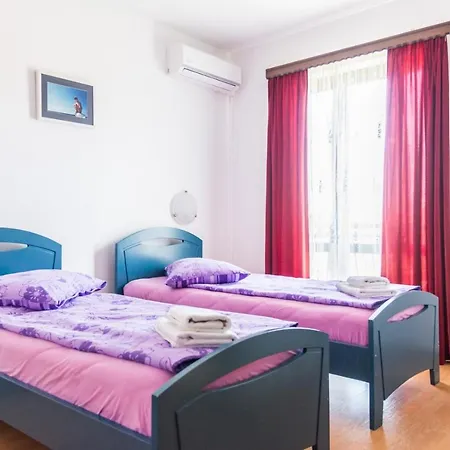 Lovely House Lindi In Porec Exterior photo