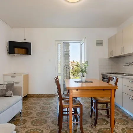 Lovely House Lindi In Porec Exterior photo