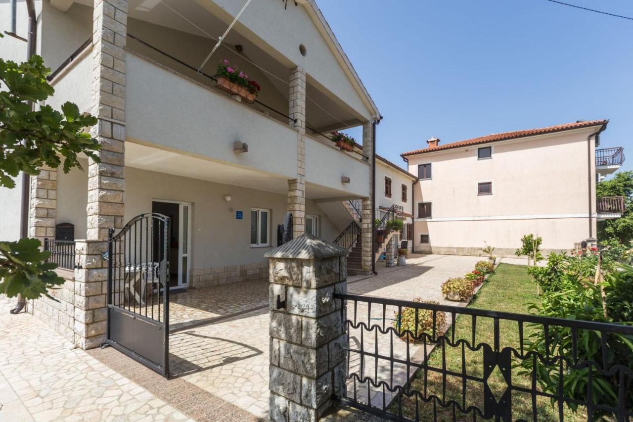 Lovely House Lindi In Apartment *