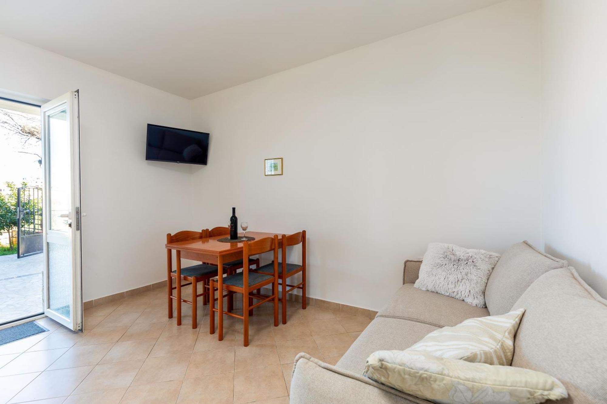 Apartment Lovely House Lindi In Porec