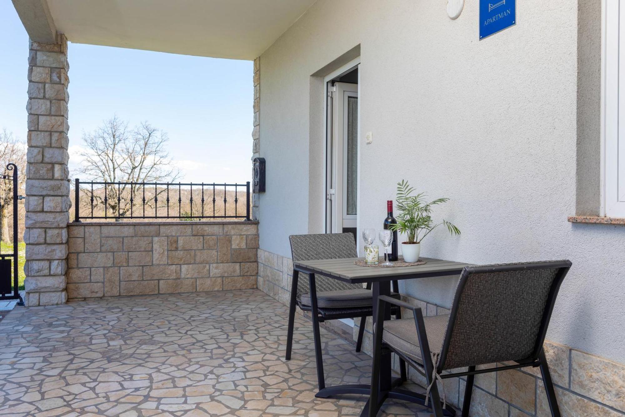 Apartment Lovely House Lindi In Porec